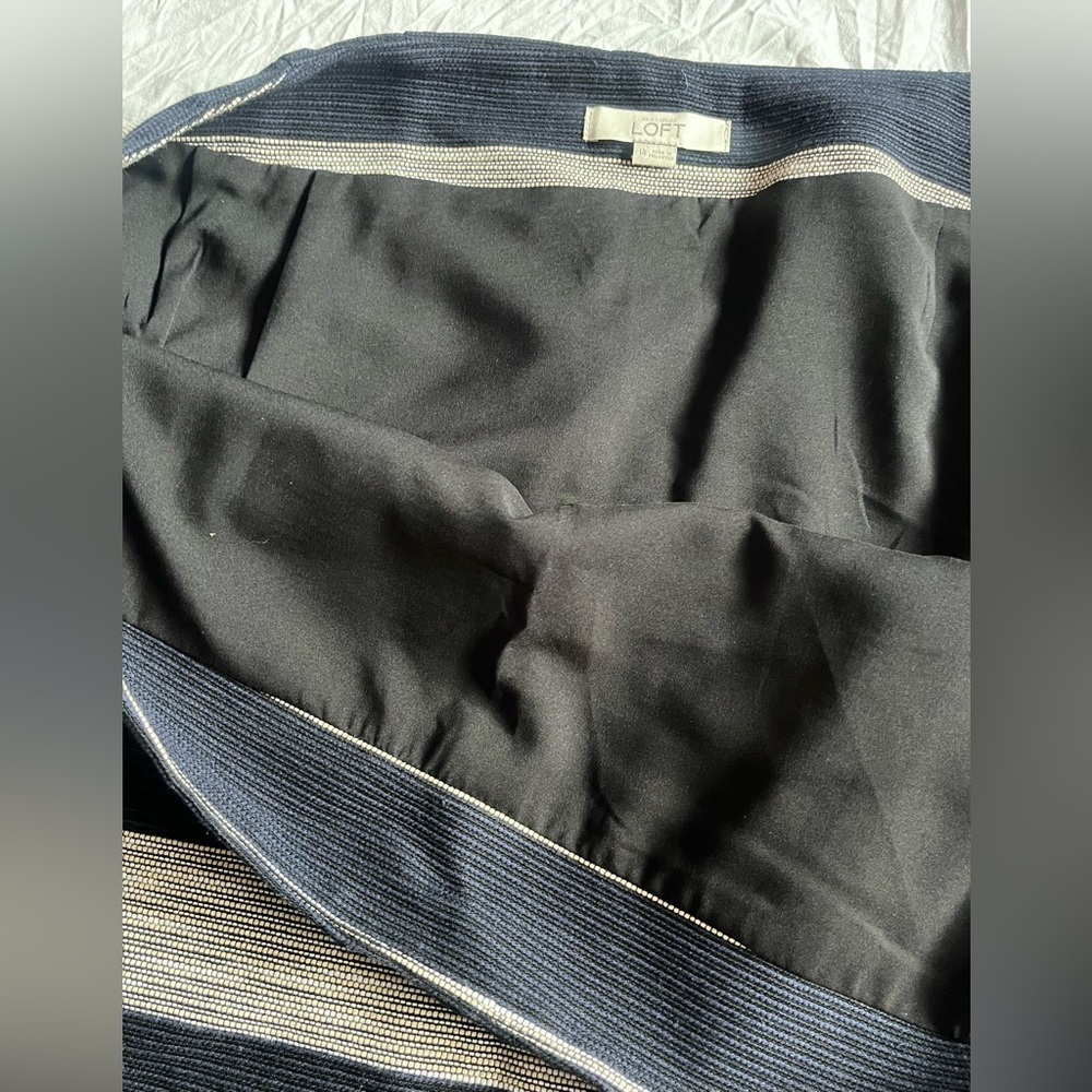 Ann Taylor LOFT Striped Navy Blue and Gray Women's Skirt Size 14 - Picture 7 of 12